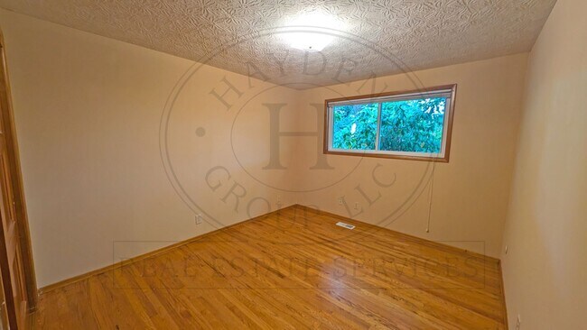 Building Photo - 15166 SE Topaz Ave