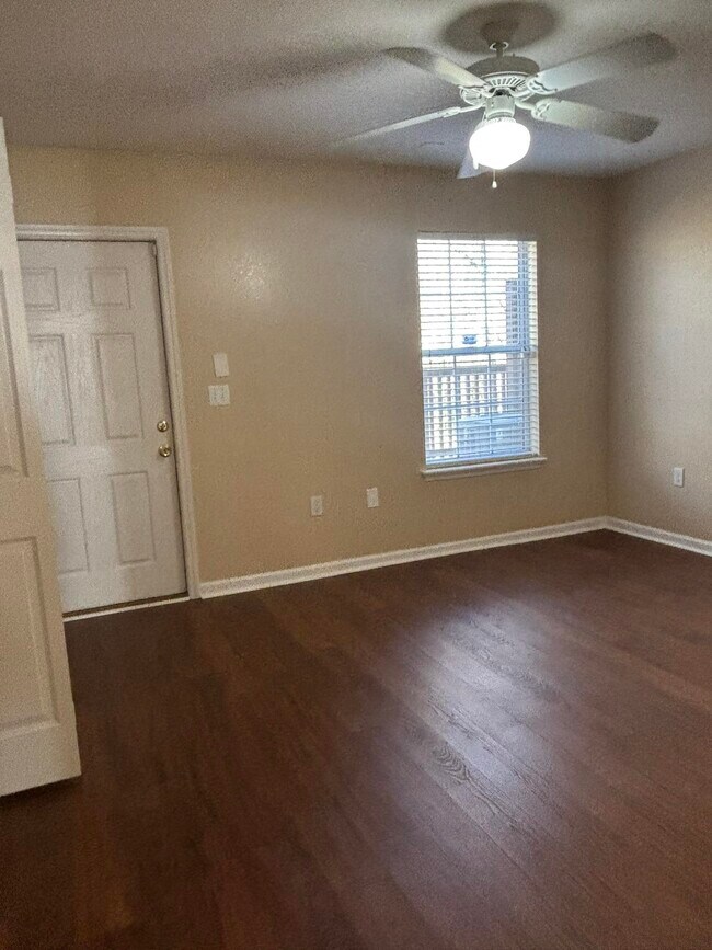 Building Photo - 4434 Gearhart Rd