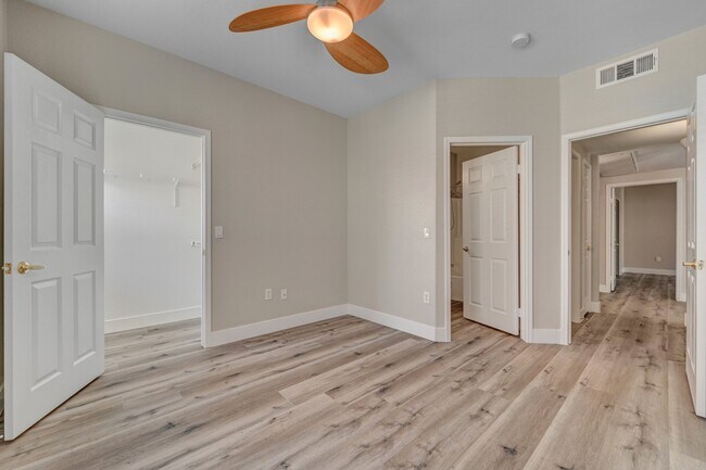 Building Photo - 10550 W Alexander Rd