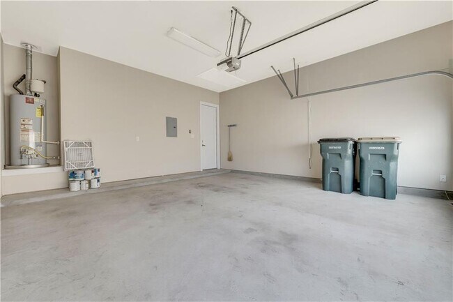 Building Photo - 309 Jeffrey David Ln W