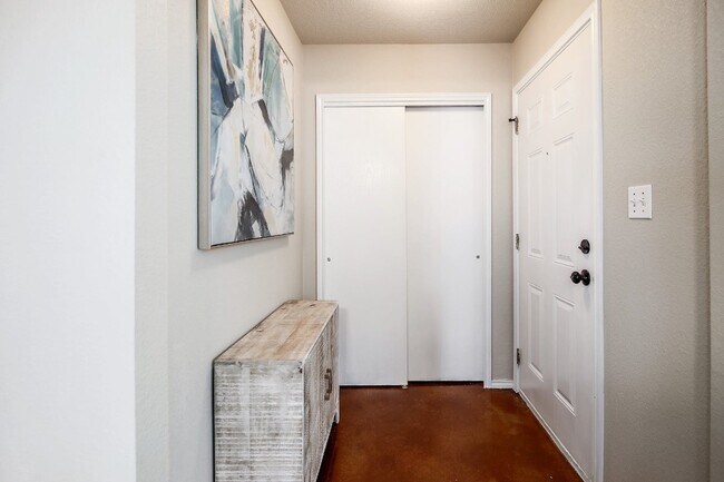 Building Photo - 4620 Best Way