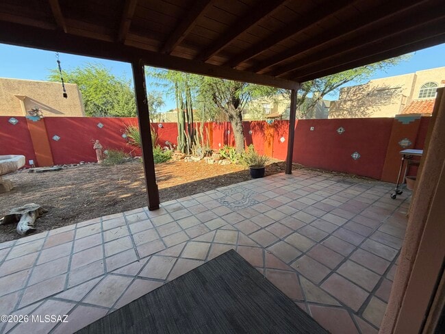 Building Photo - 3777 N Camino Leamaria