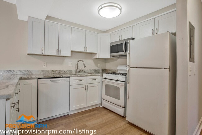 Building Photo - 2574 Riva Rd