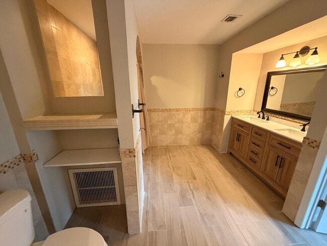 Building Photo - 6303 SW 116th Pl