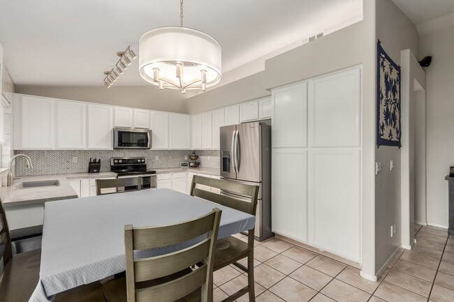 Building Photo - Custominzed home with lots of upgrades and...