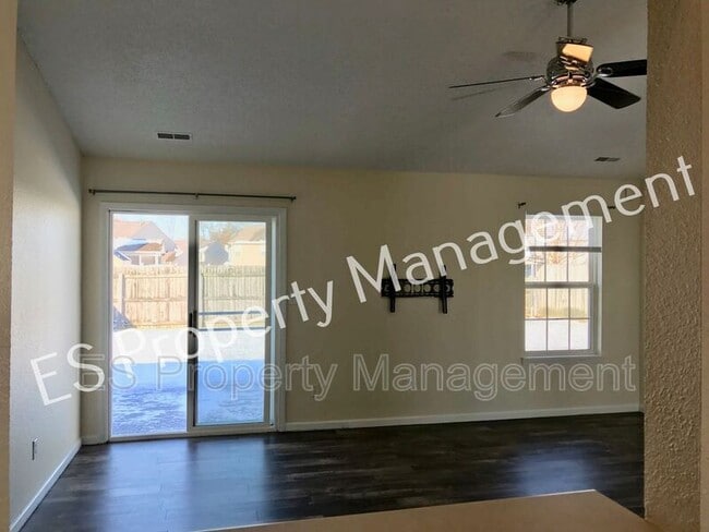 Building Photo - 5742 Ashcroft Dr