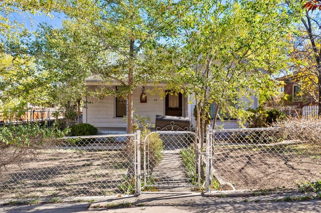 Building Photo - 113 Garden St