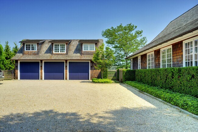 Building Photo - 587 Sagaponack Road
