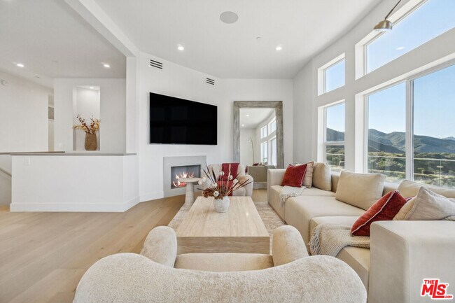 Building Photo - 265 Westlake Blvd