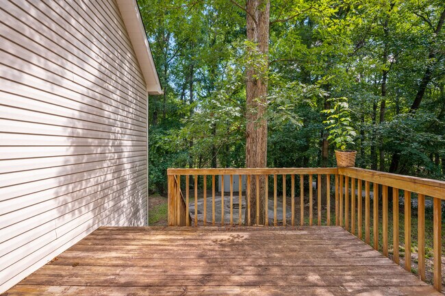 Building Photo - 305 Dearing Dr