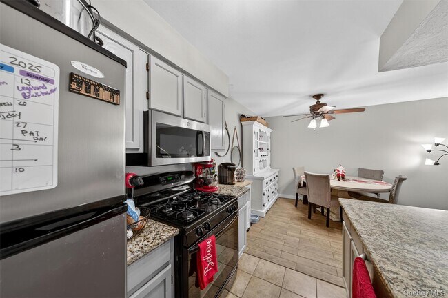 Building Photo - 74 Homestead Village Dr