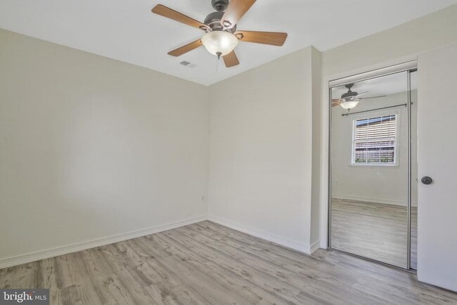 Building Photo - 728 Carson Ave