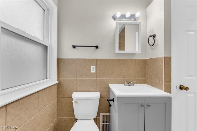 Building Photo - 498 E 250th St