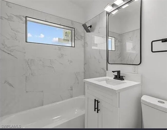 Building Photo - 2360 Ednor St