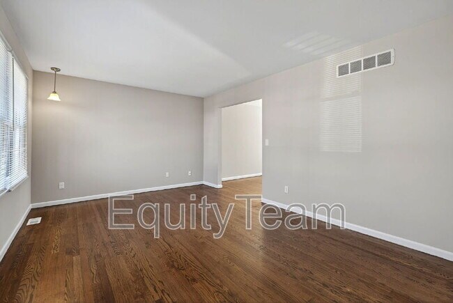 Building Photo - 517 Brunswick Dr