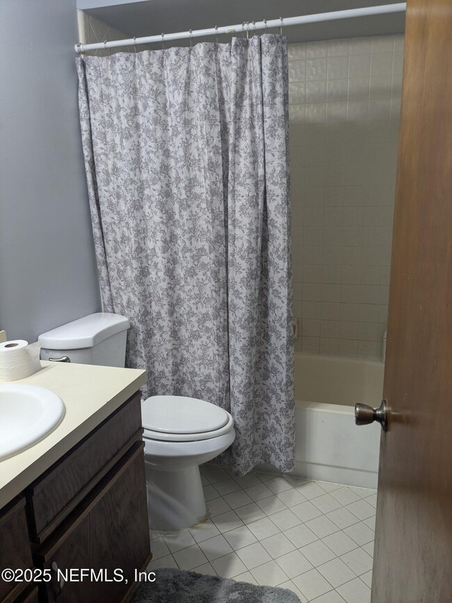 Building Photo - 733 Century 21 Dr