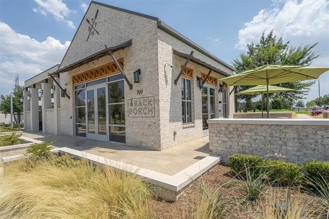 Building Photo - 840 Parkside Dr