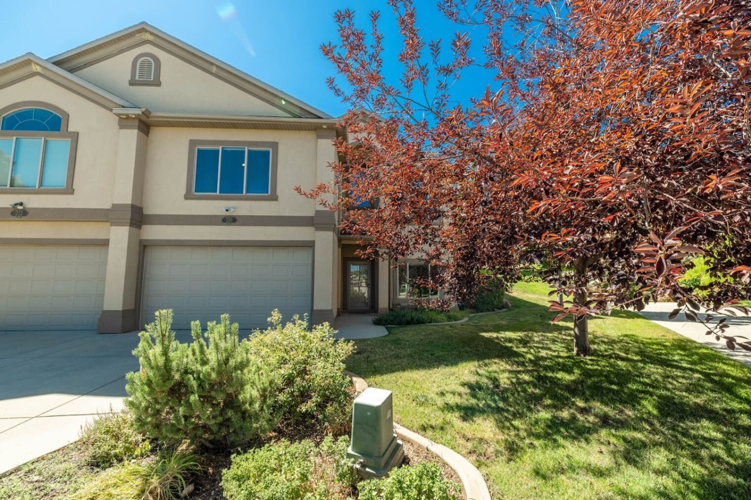 Building Photo - 210 Edgewood Cir