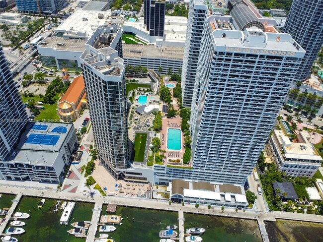 Building Photo - 1717 N Bayshore Dr