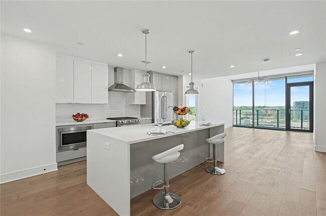 Building Photo - 788 West Marietta St NW