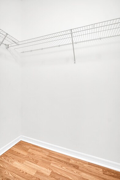 Building Photo - 1749 Sedgefield Ct