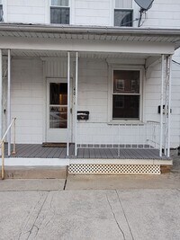 Building Photo - 40 N Chestnut St