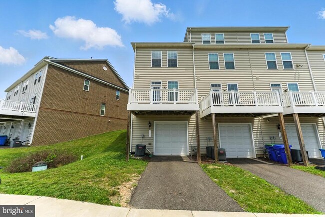 Building Photo - 1111 Trenton Pl SE