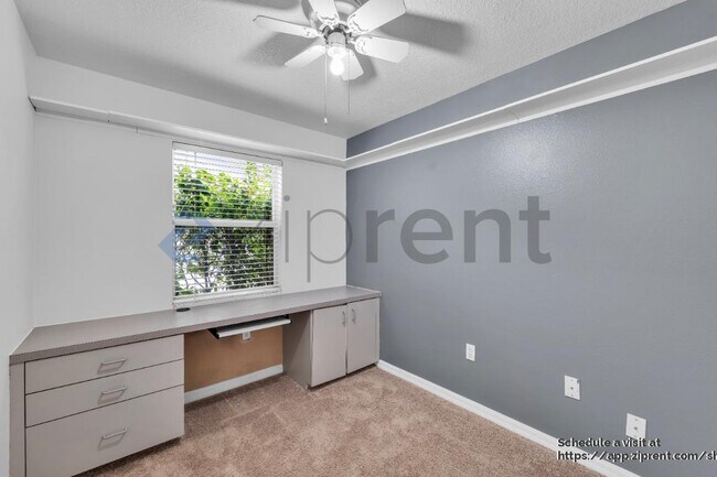 Building Photo - 803 Ellendale Dr