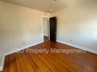 Building Photo - 192 Lark St