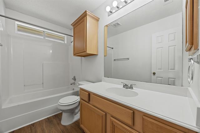 Building Photo - 232 Cotton Wood Ct