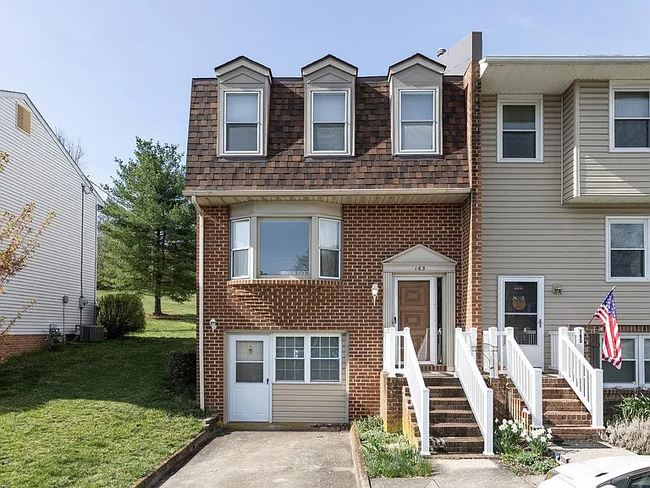 Primary Photo - 163 Wakefield Pl