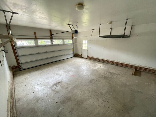 Building Photo - Elegant 4 Bedroom Home in Heart of Cary