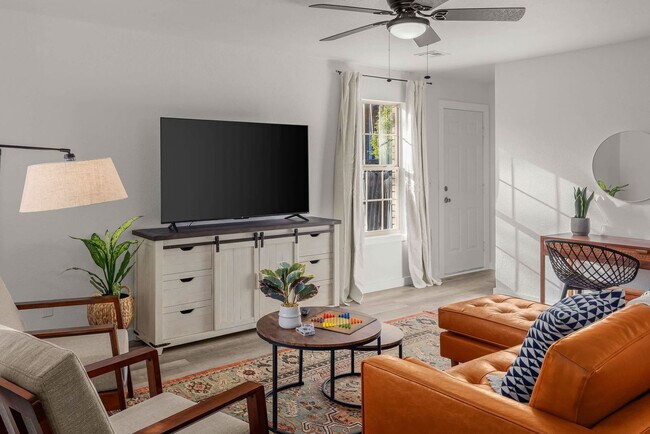 Building Photo - 1 Iris Way