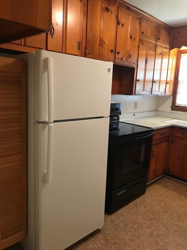 Building Photo - Collinwood Drive-5000