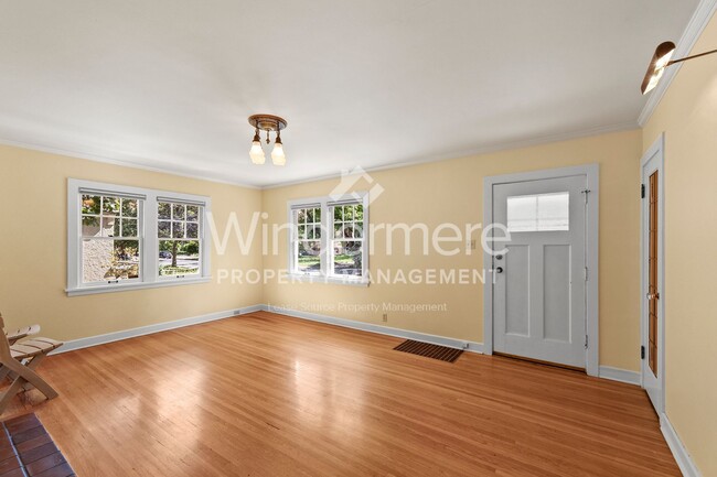 Building Photo - Brown's Addition Historic Neighborhood -  ...
