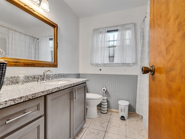 Building Photo - 4002 Thistledown Dr
