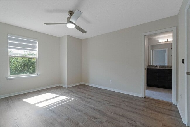 Building Photo - 5089 Caspian St