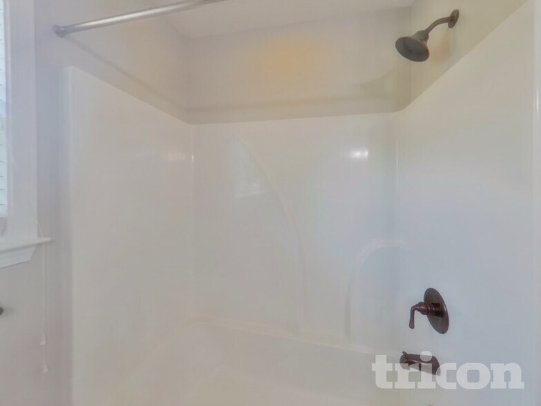 Building Photo - 580 Marchbanks Rd