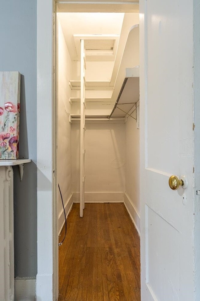 Building Photo - 343 N McLean Blvd