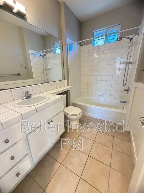 Building Photo - 2455 Prairie Ln