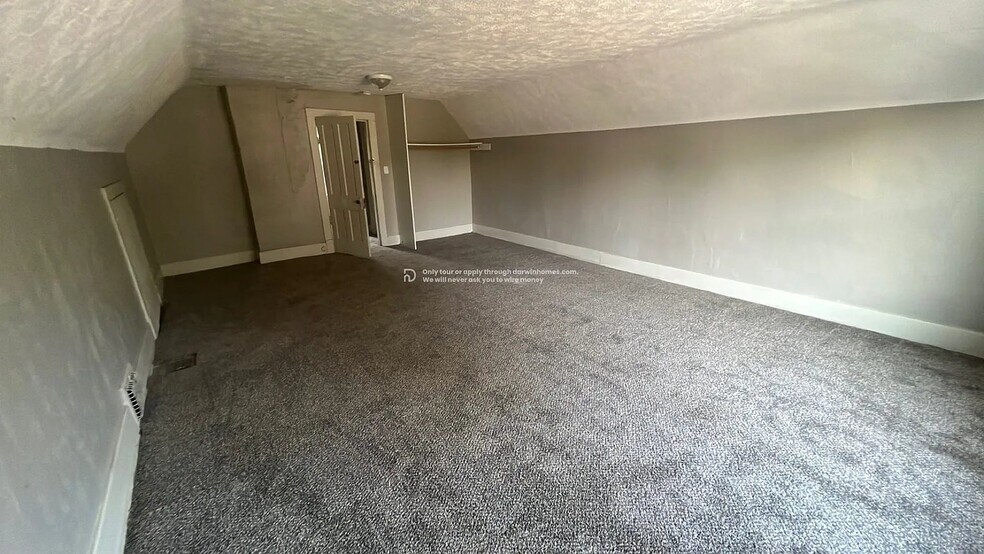 Building Photo - 2907 Bristol St