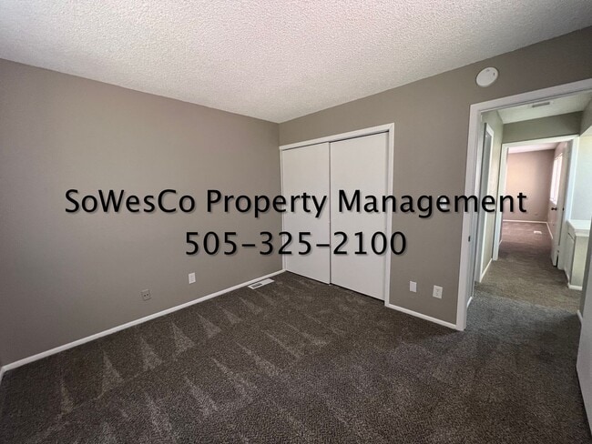 Building Photo - Beautifully Remodeled Condo (with seasonal pool upon availability)