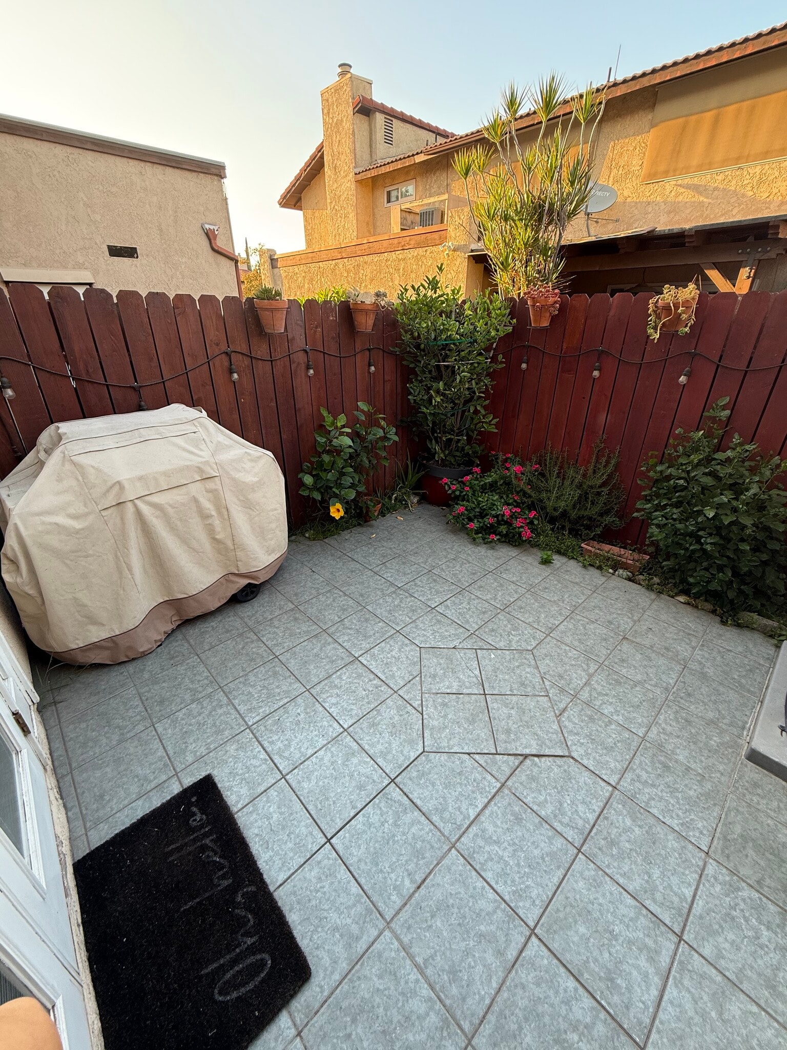 Building Photo - 1117 Cll Malaga