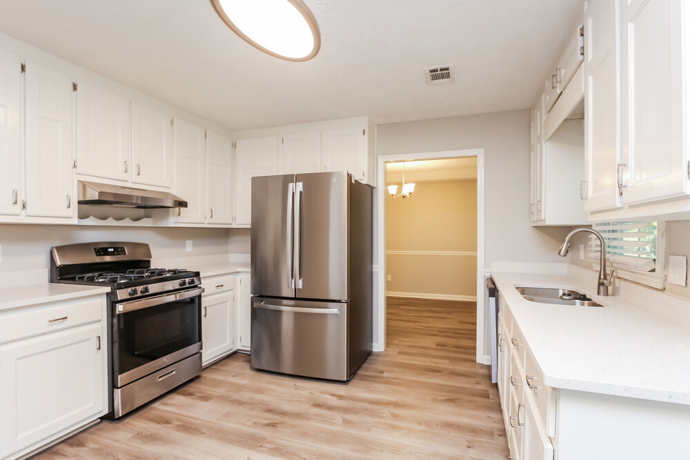 Building Photo - 483 Rhett Dr