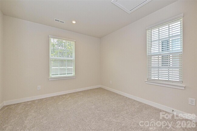 Building Photo - 7637 Griffins Gate Dr SW