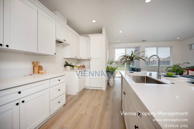 Building Photo - 551 Fox Hunt Wy