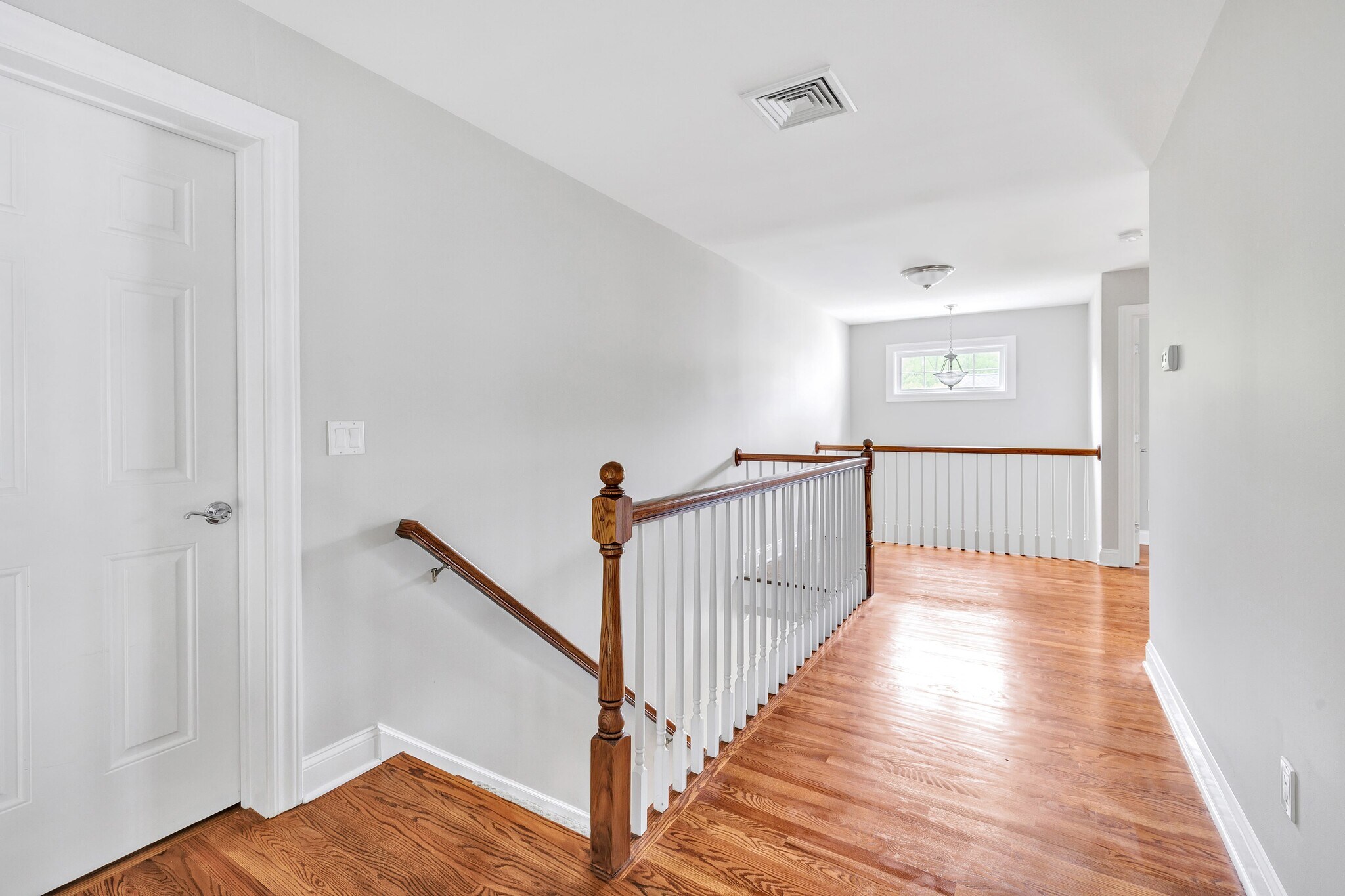 Building Photo - 70 Maple Oak Dr