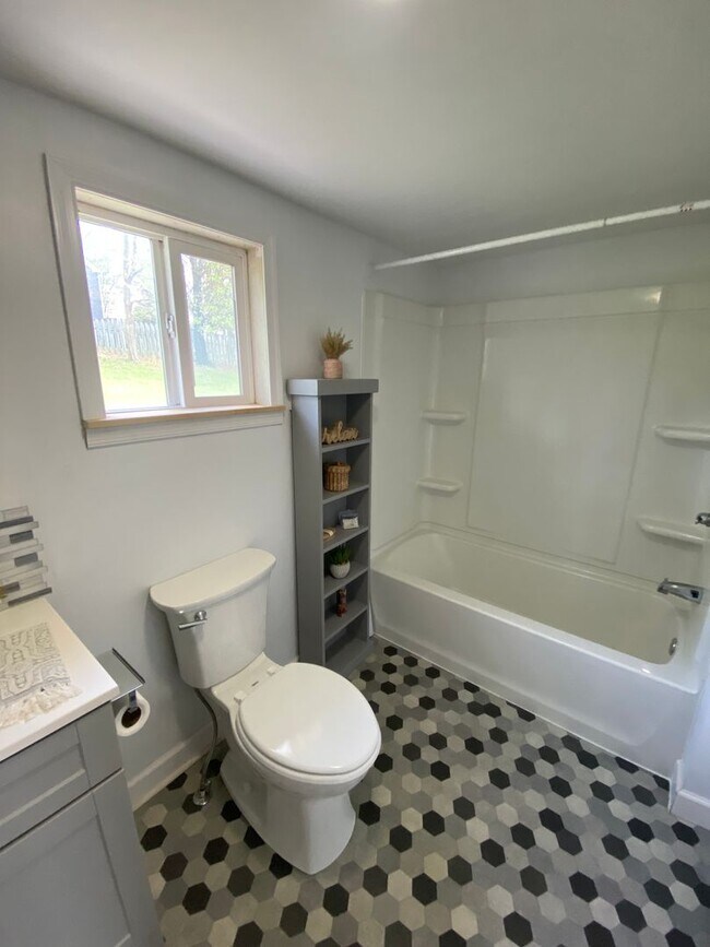 Building Photo - Available May 21st!!!