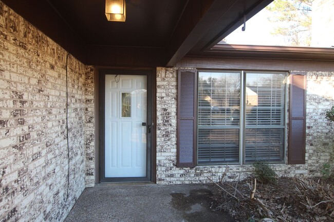 Building Photo - Spacious 3-Bedroom Home in South Tyler – A...