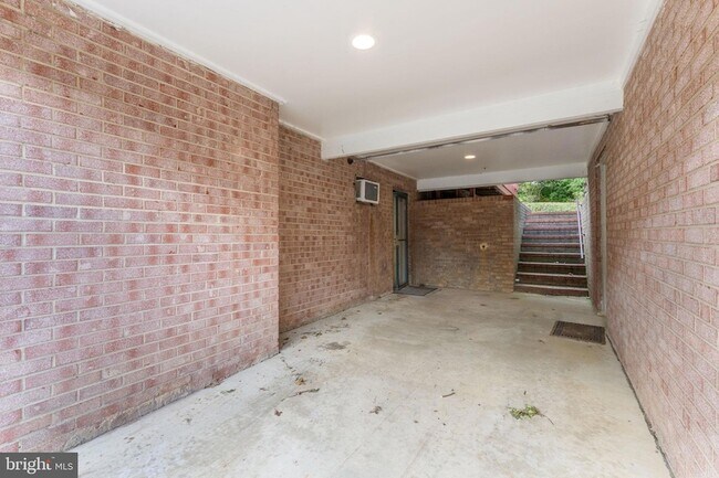Building Photo - 10720 Norman Ave